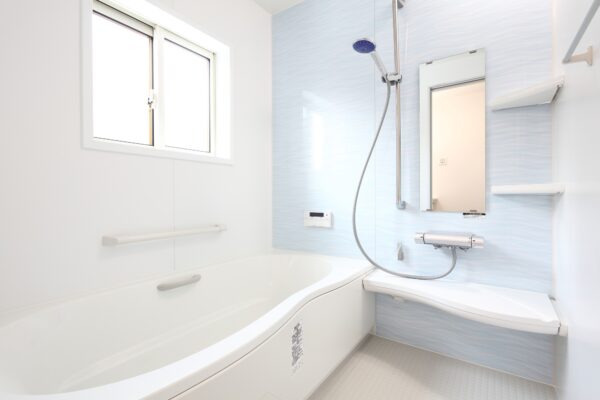 お風呂のリフォーム費用はどのくらい？工事のタイミングや補助金まとめ