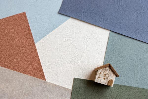 【2026年最新】壁紙リフォームで後悔しない選び方！費用相場やDIYの手法