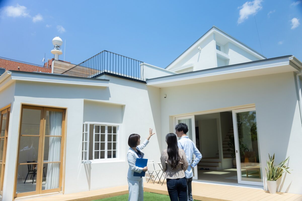 【徹底比較】リフォームと建て替えはどっちが得?判断基準と費用を解説 【徹底比較】リフォームと建て替えはどっちが得?判断基準と費用を解説